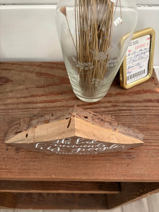 Handcrafted Scripture Wood Decor – Rustic Christian Sign (Psalm 125:2)
