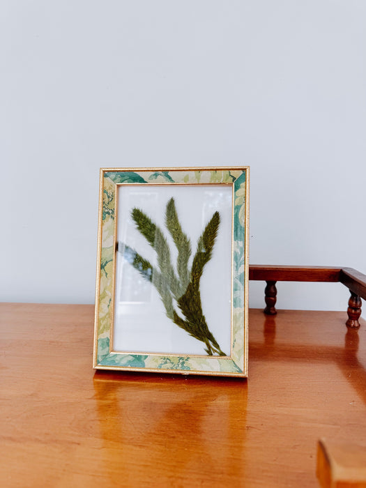 Vintage Botanical-Inspired Picture Frame