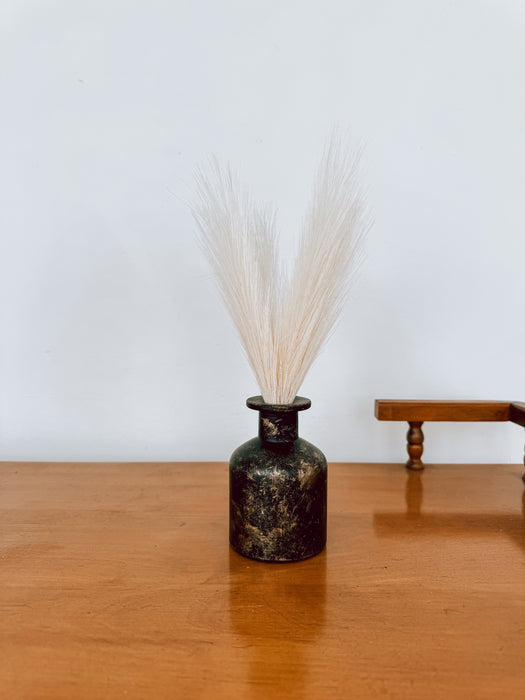 Rustic Black Decorative Vase with Dried Pampas Grass